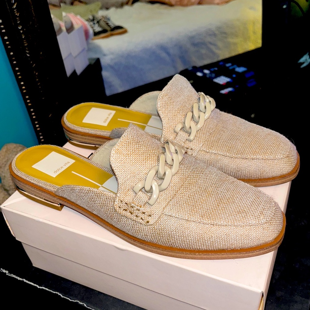 Dolce Vita slip on mules flats size 8